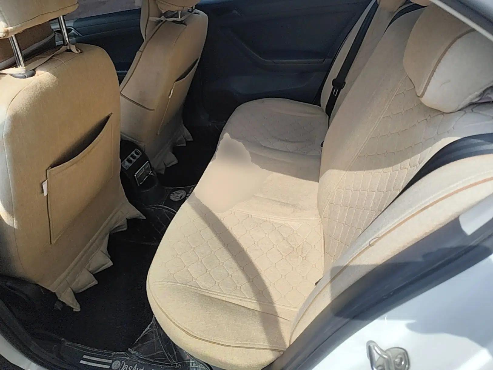 Volkswagen Jetta 2017 1.5L Manual Fashion Edition — миниатюра 20