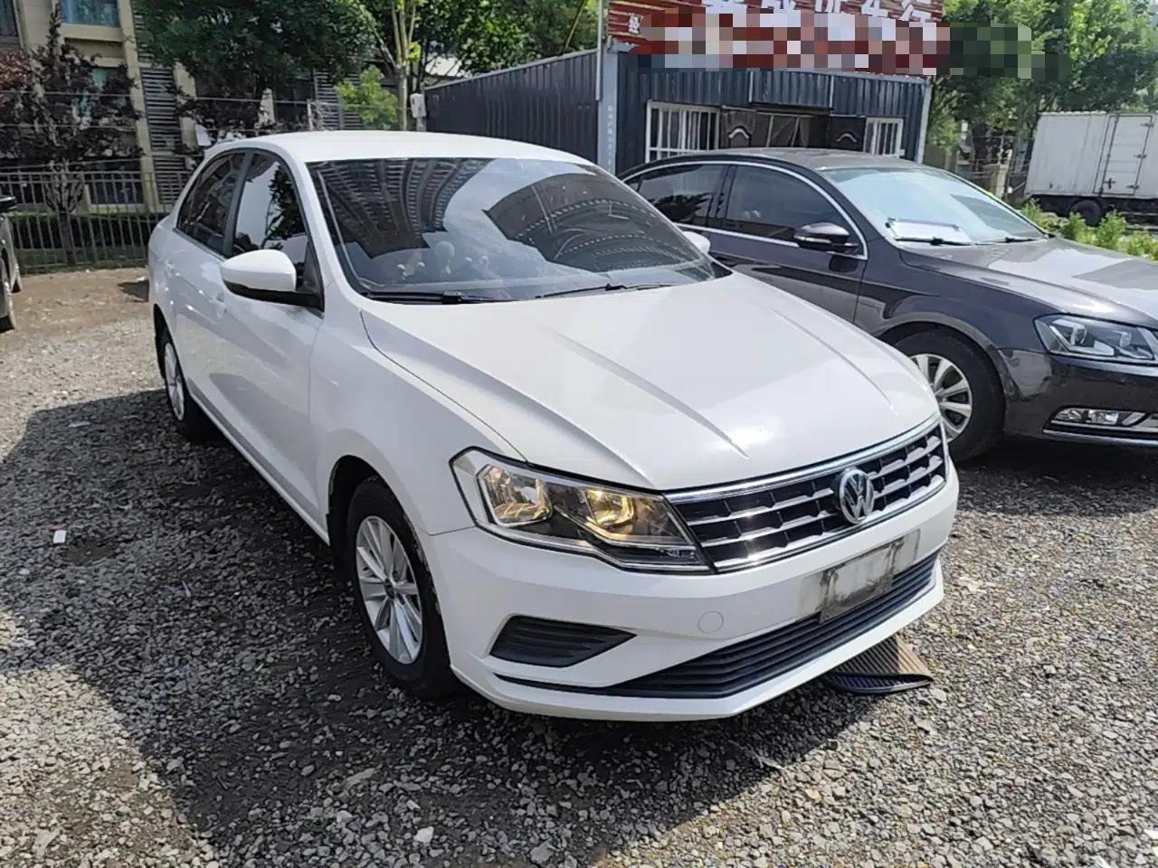 Volkswagen Jetta 2017 1.5L Manual Fashion Edition — миниатюра 3