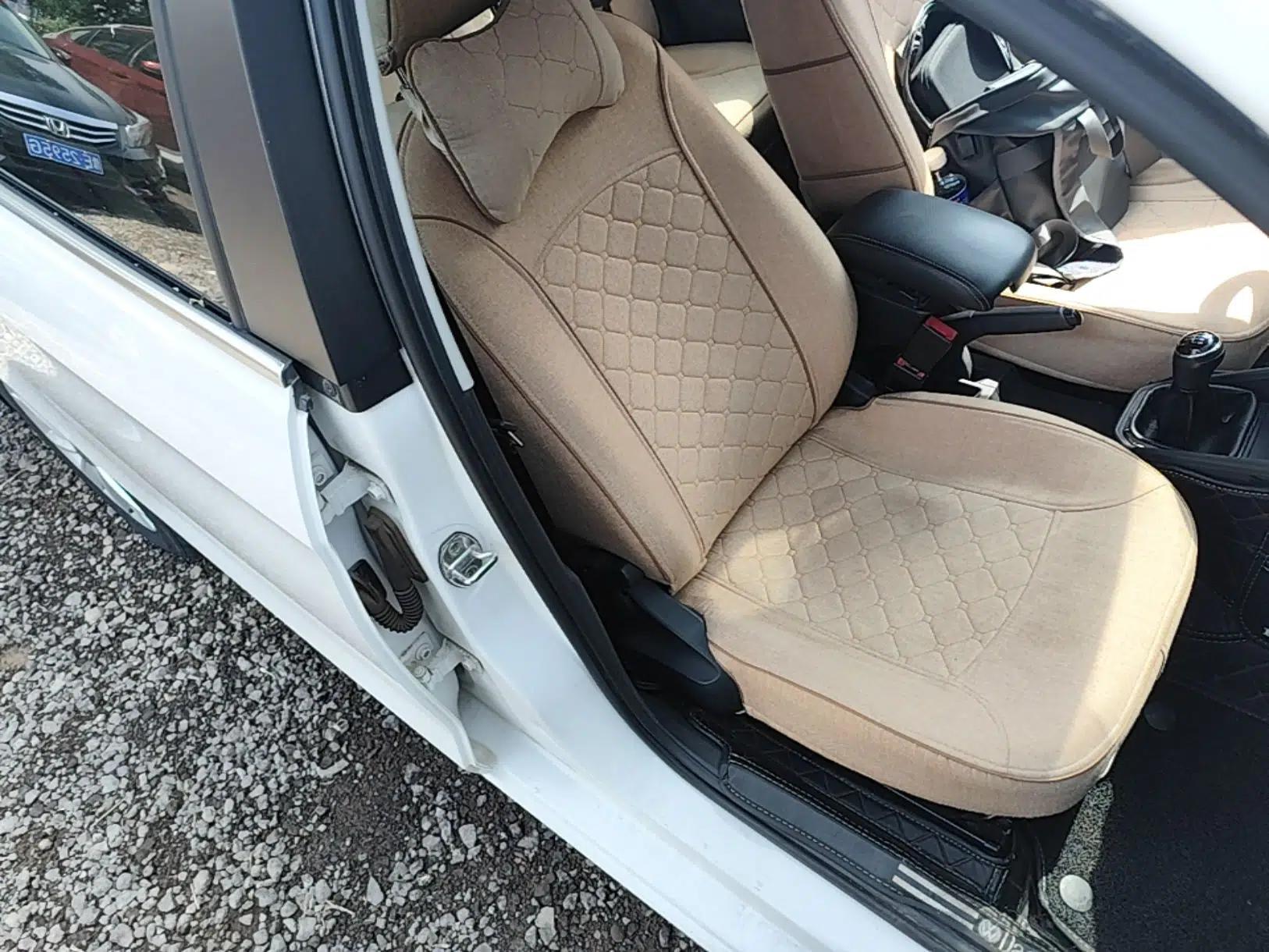 Volkswagen Jetta 2017 1.5L Manual Fashion Edition — миниатюра 23