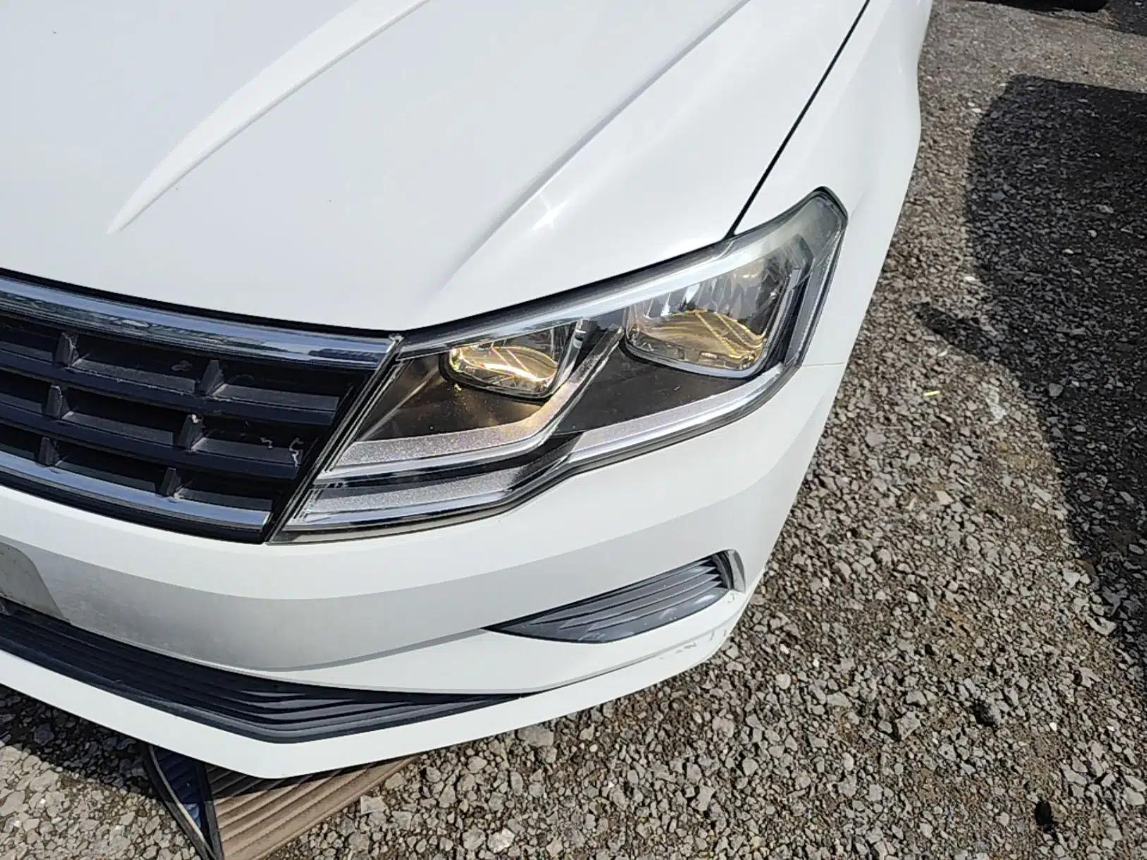 Volkswagen Jetta 2017 1.5L Manual Fashion Edition — миниатюра 9