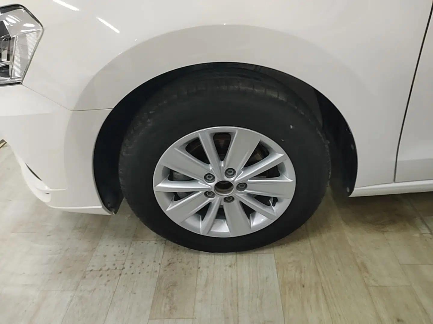 Volkswagen Jetta 2017 1.5L Automatic Fashion Model — миниатюра 8
