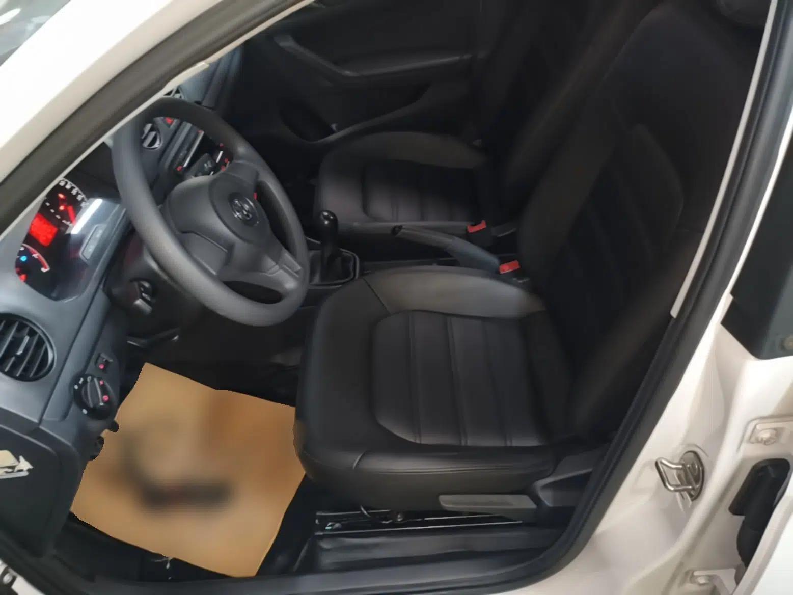 Volkswagen Jetta 2015 Value Edition 1.6L Manual Fashionable Style — миниатюра 18