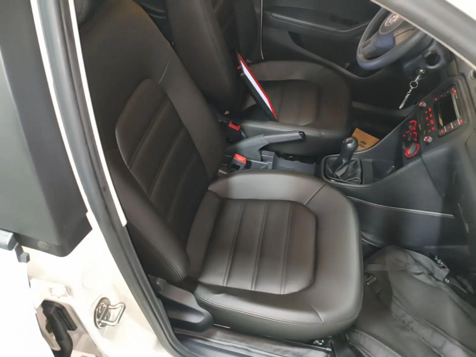 Volkswagen Jetta 2015 Value Edition 1.6L Manual Fashionable Style — миниатюра 23