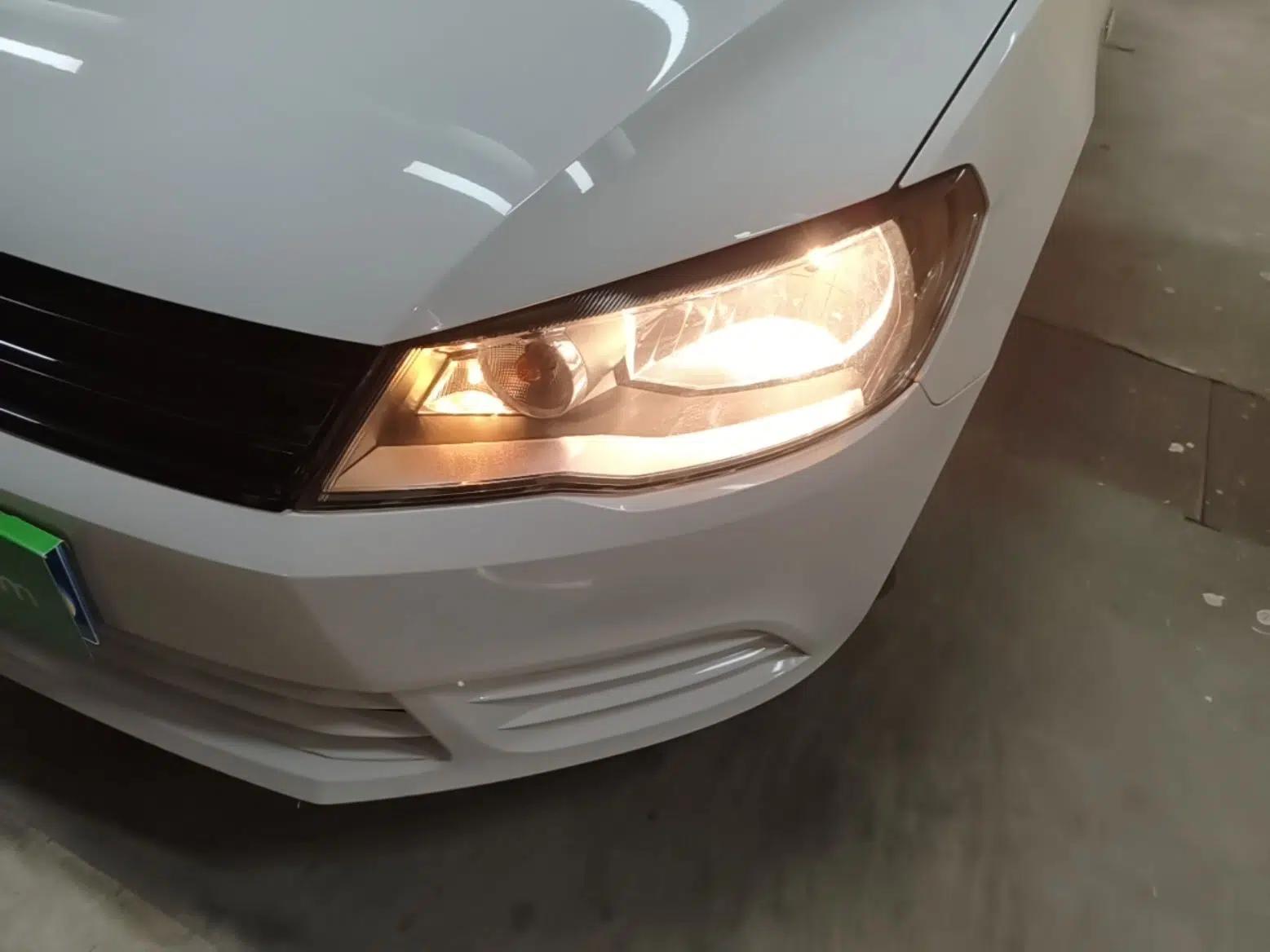 Volkswagen Jetta 2015 Value Edition 1.6L Manual Fashionable Style — миниатюра 9