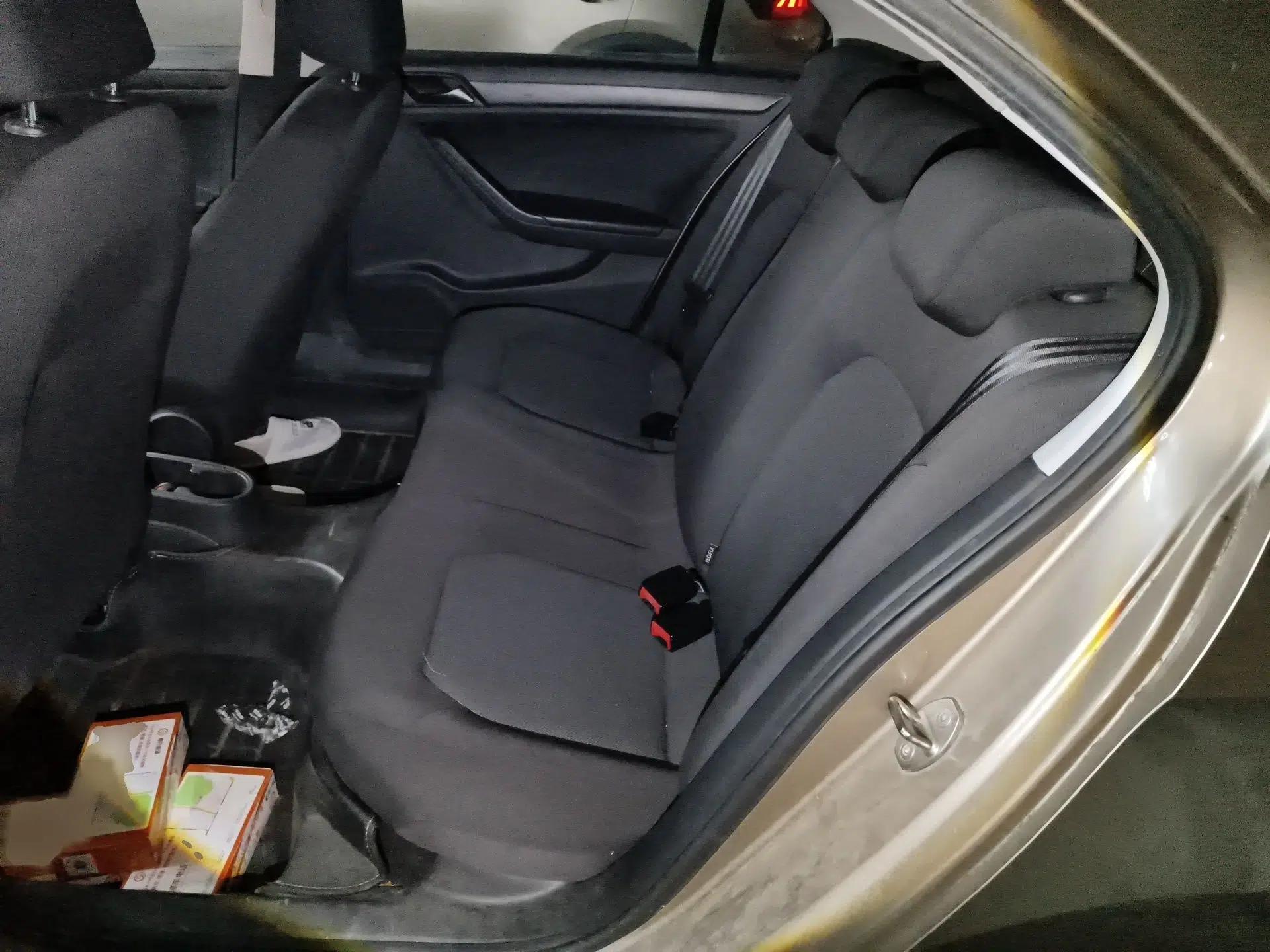 Volkswagen Jetta 2015 Value Edition 1.6L Automatic Fashion Version — миниатюра 20