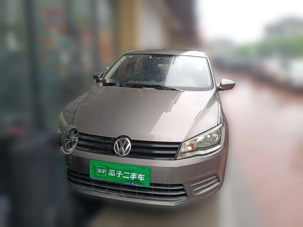 Volkswagen Jetta 2013 1.6L Manual Fashion Edition — миниатюра 2