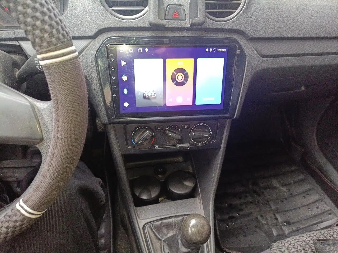 Volkswagen Jetta 2013 1.6L Manual Fashion Edition — миниатюра 14