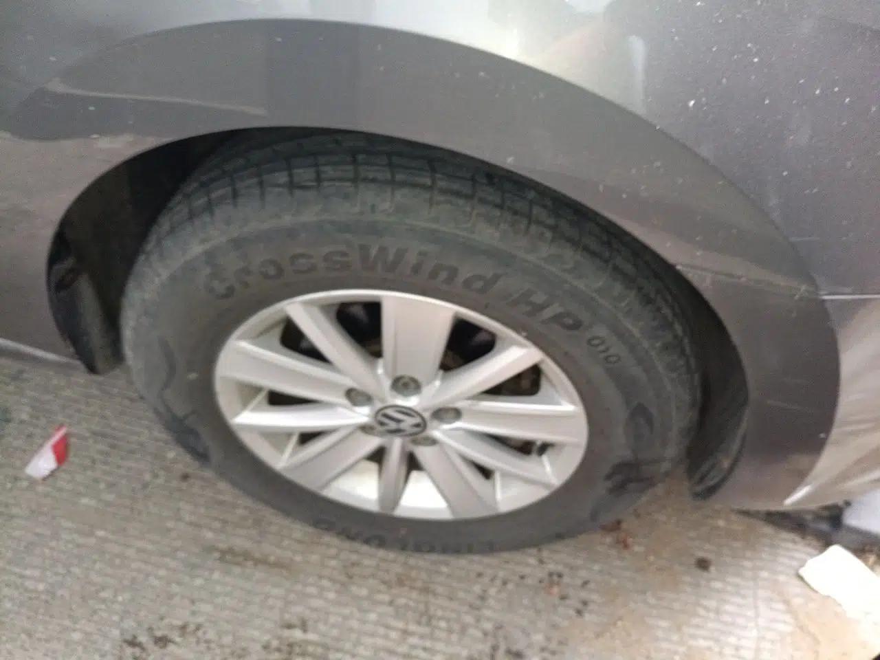 Volkswagen Jetta 2013 1.6L Manual Fashion Edition — миниатюра 8