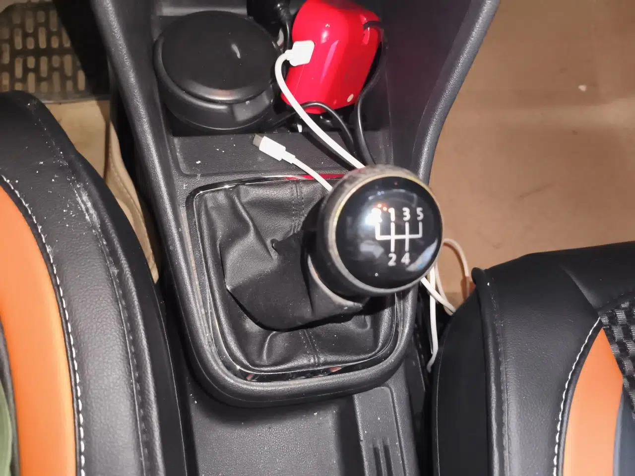 Volkswagen Jetta 2013 1.6L Manual Comfort Model — миниатюра 15
