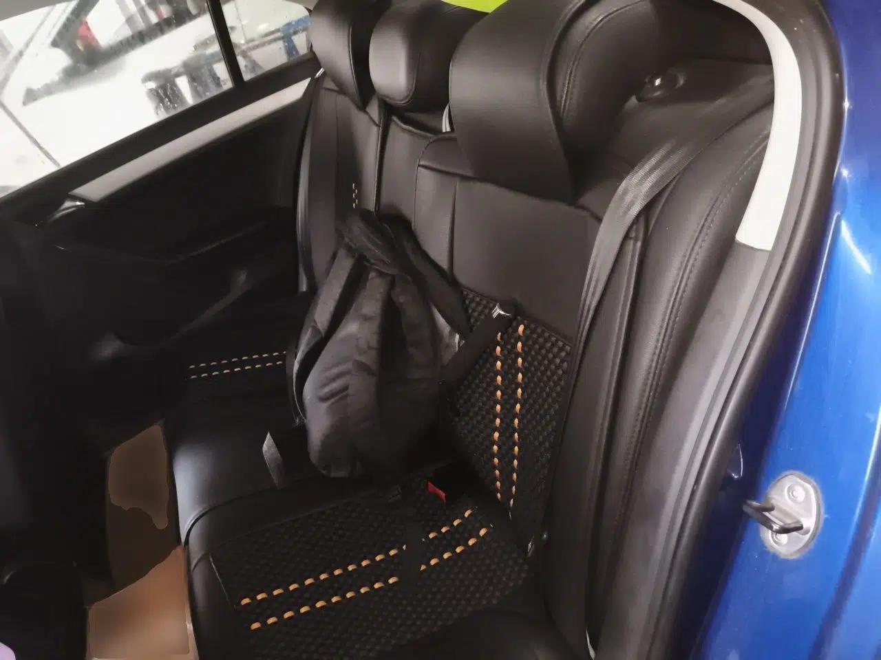 Volkswagen Jetta 2013 1.6L Manual Comfort Model — миниатюра 18