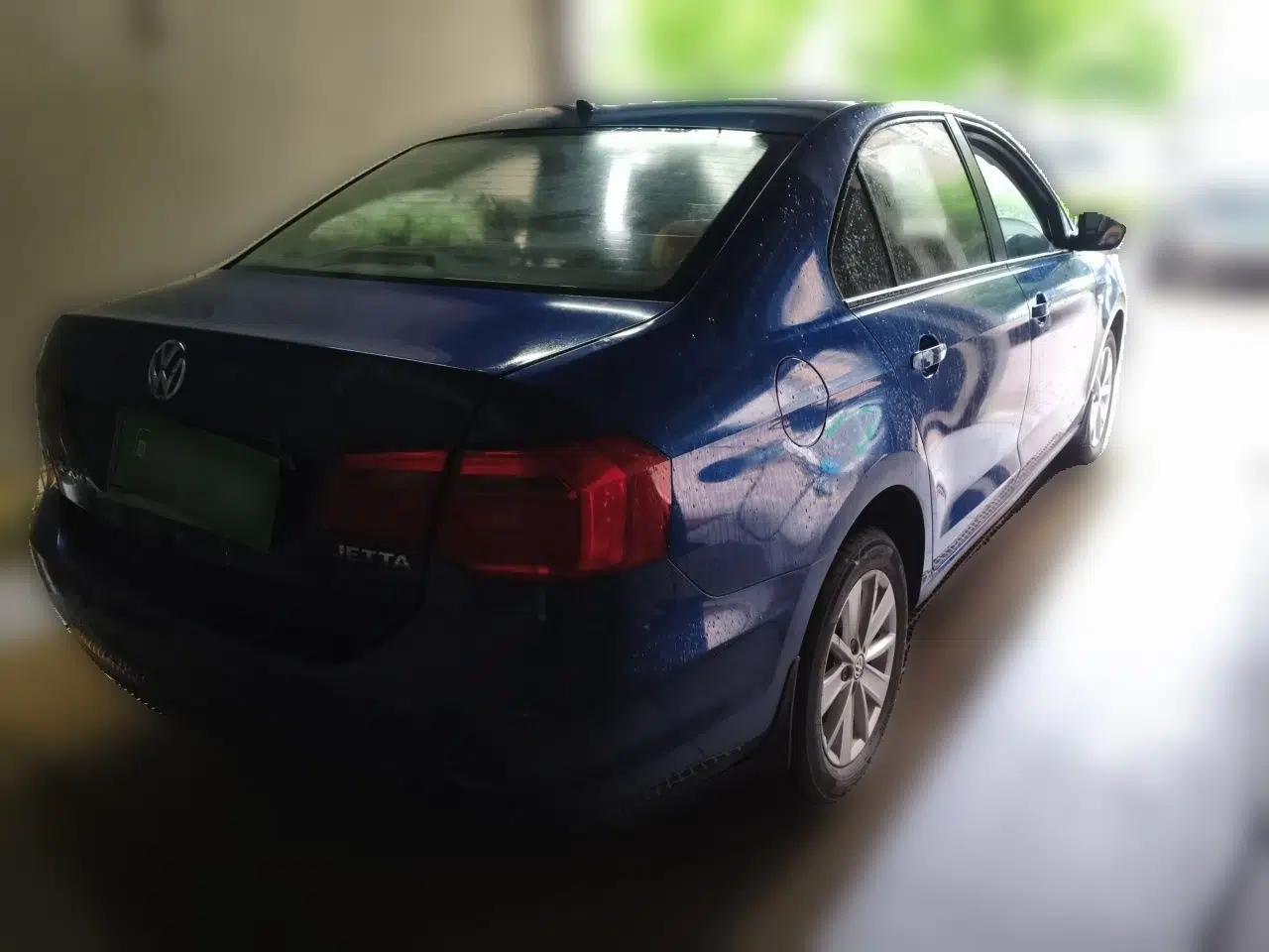 Volkswagen Jetta 2013 1.6L Manual Comfort Model — миниатюра 6