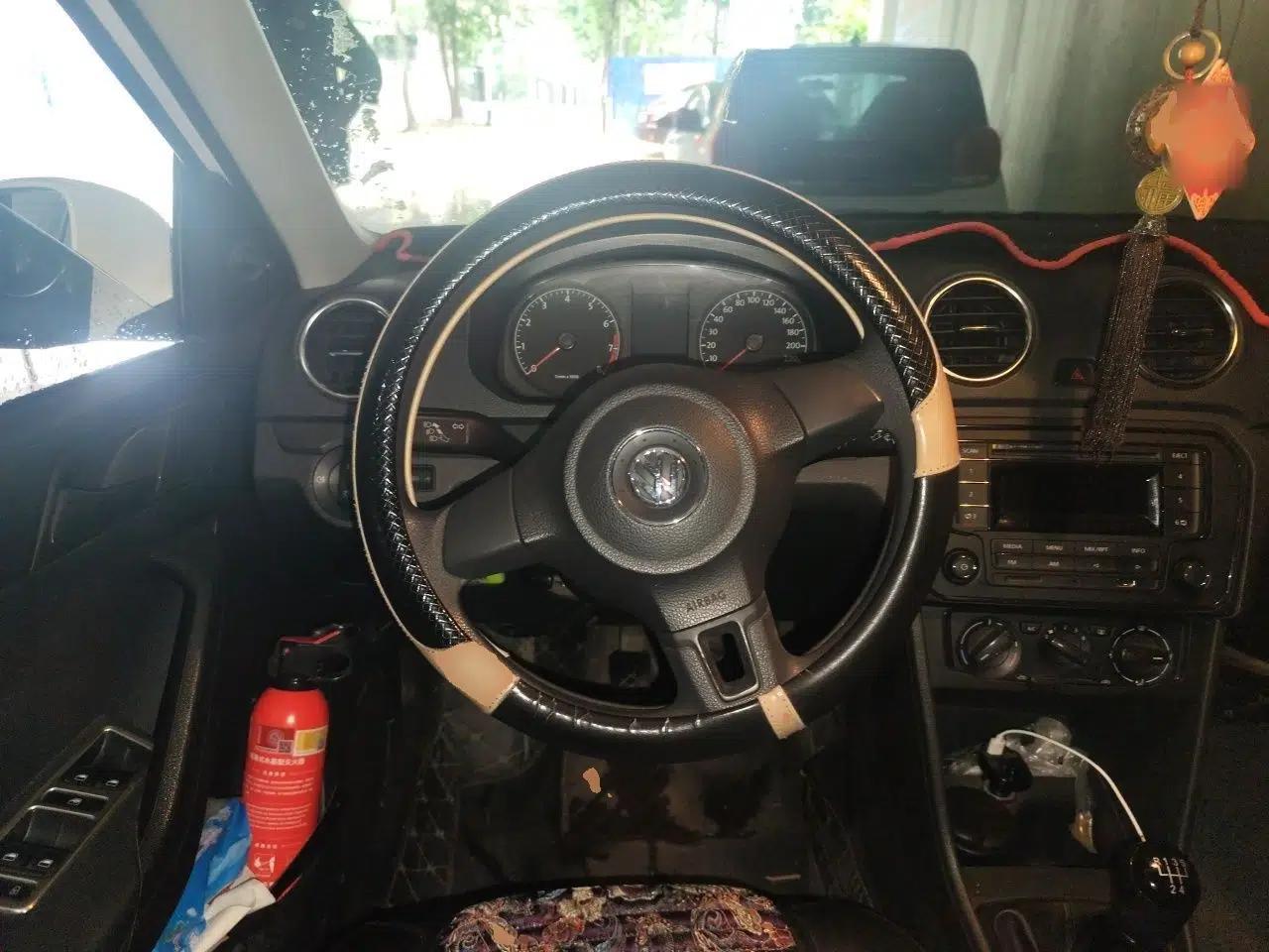 Volkswagen Jetta 2013 1.4L Manual Fashion Model — миниатюра 11