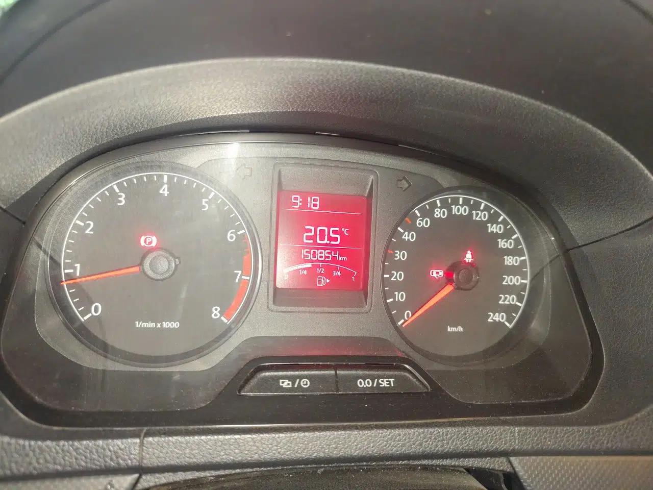 Volkswagen Jetta 2013 1.4L Manual Fashion Model — миниатюра 12