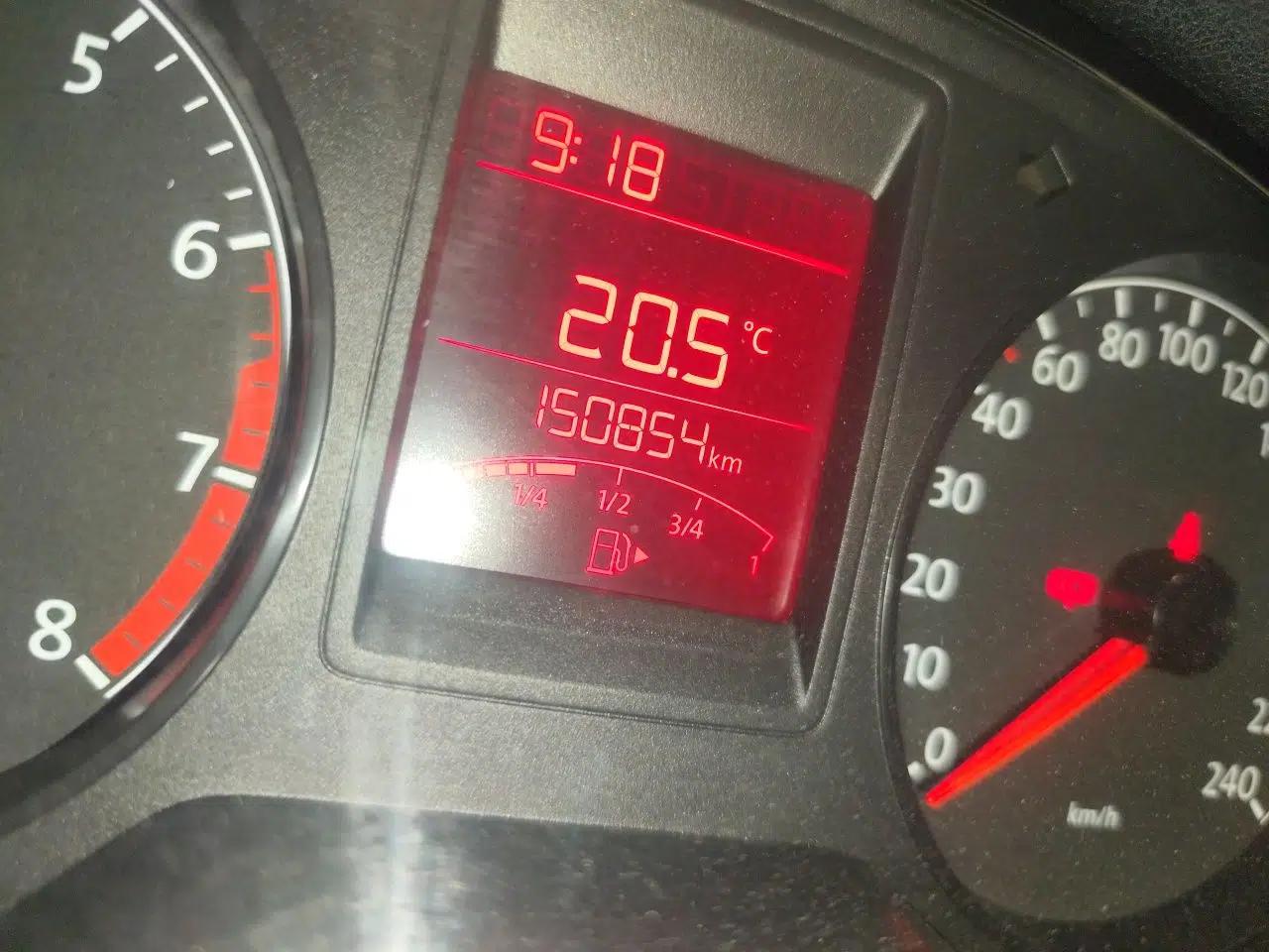 Volkswagen Jetta 2013 1.4L Manual Fashion Model — миниатюра 13