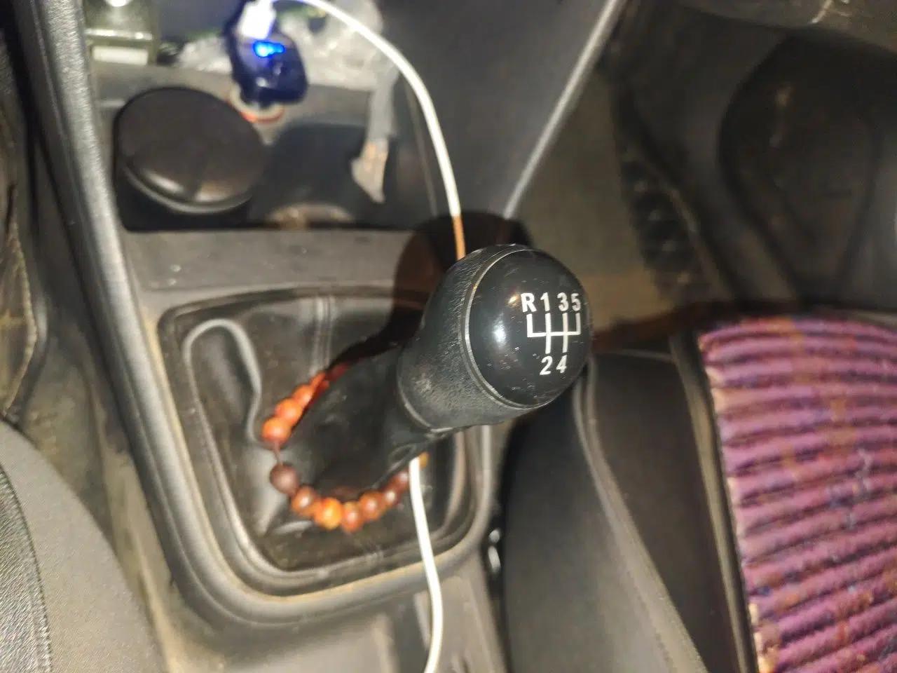 Volkswagen Jetta 2013 1.4L Manual Fashion Model — миниатюра 15