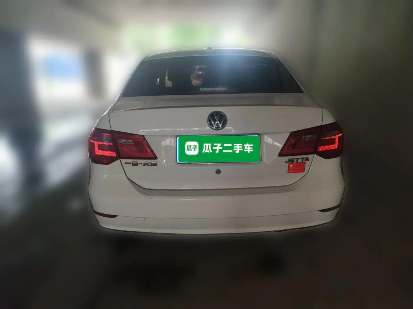 Volkswagen Jetta 2013 1.4L Manual Fashion Model — миниатюра 5