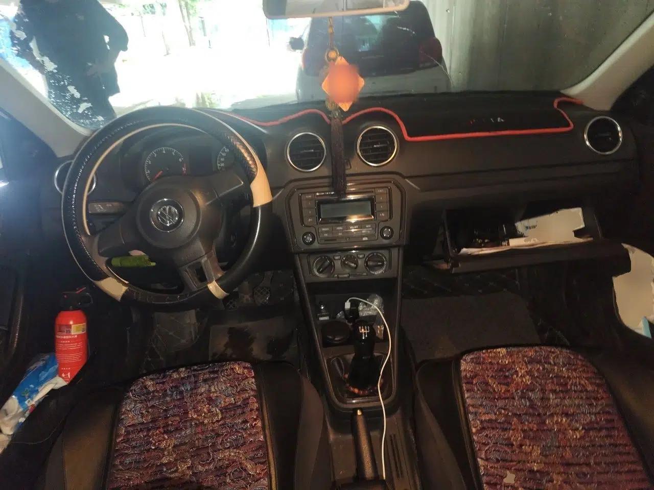 Volkswagen Jetta 2013 1.4L Manual Fashion Model — миниатюра 10