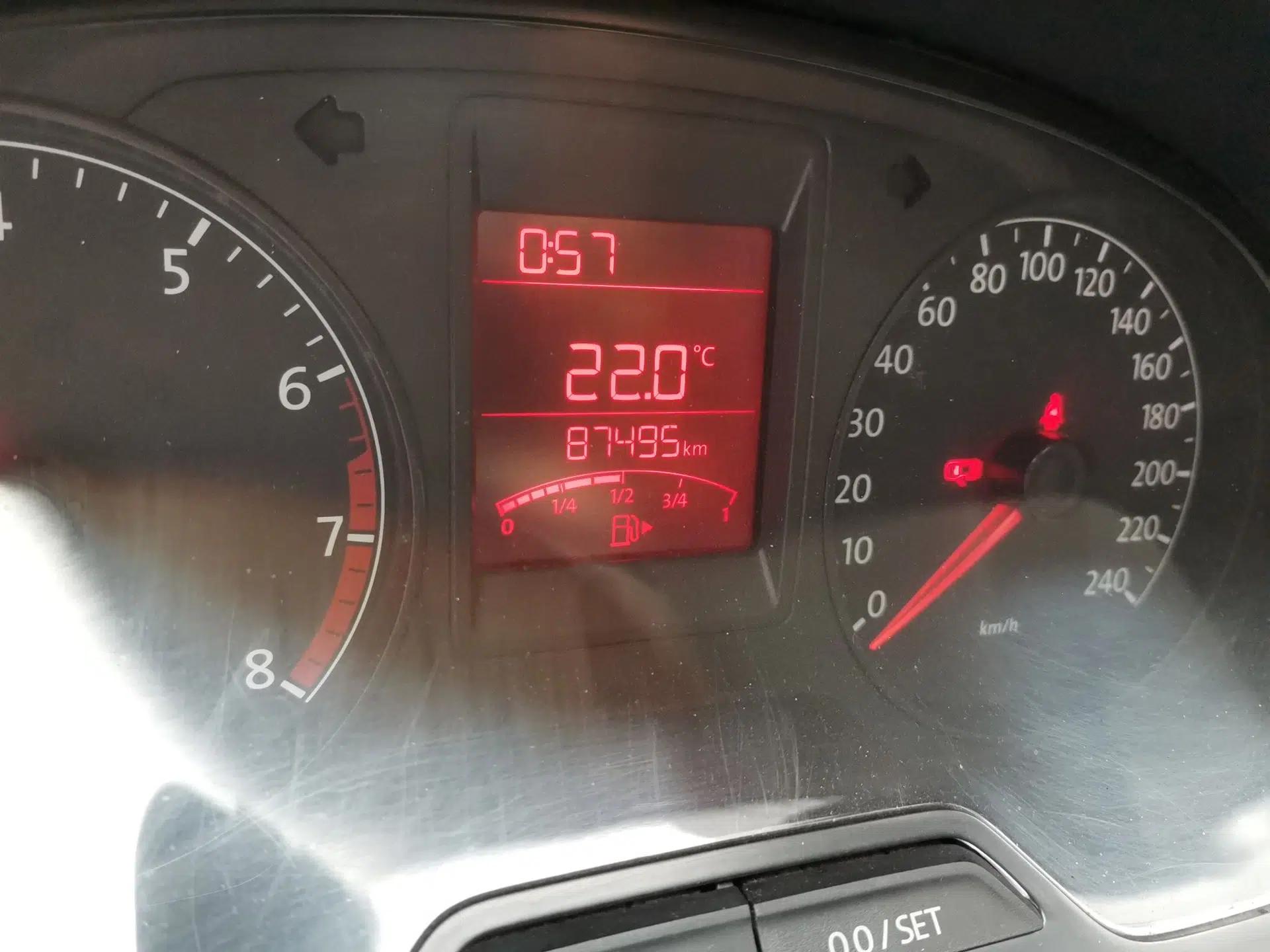 Volkswagen Jetta 2013 1.4L Manual Comfort Model — миниатюра 13