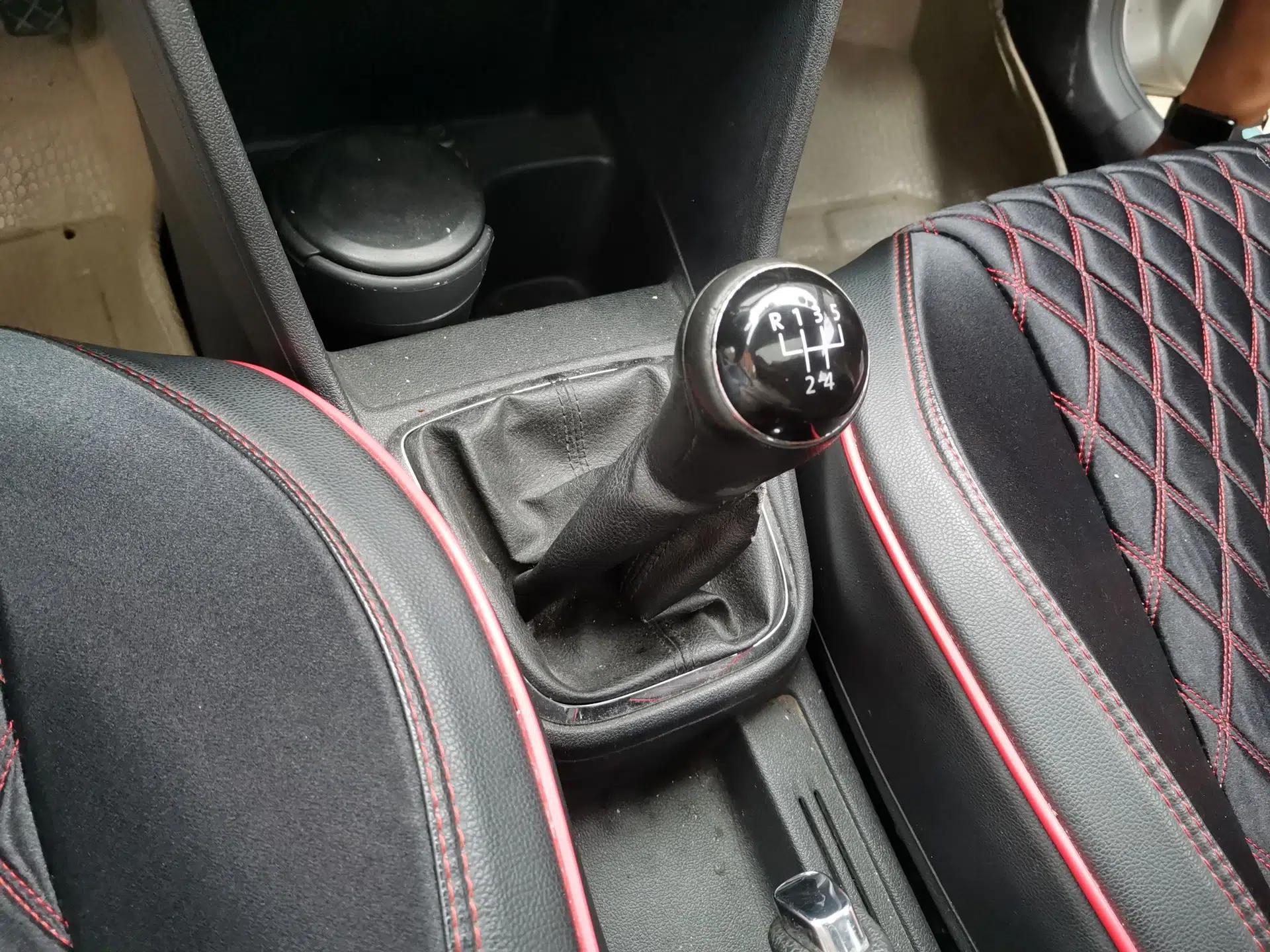 Volkswagen Jetta 2013 1.4L Manual Comfort Model — миниатюра 15