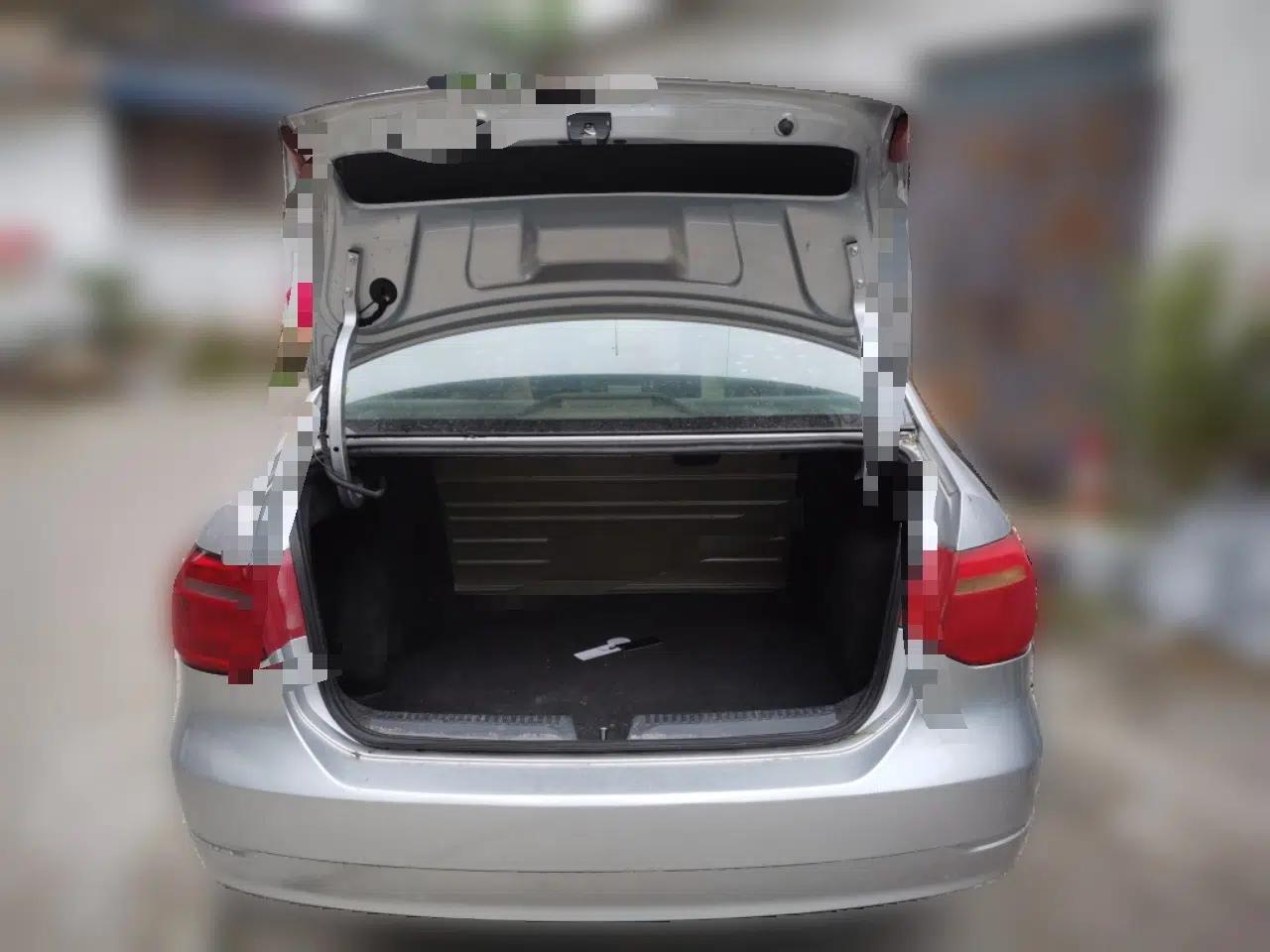 Volkswagen Jetta 2013 1.4L Manual Comfort Model — миниатюра 20