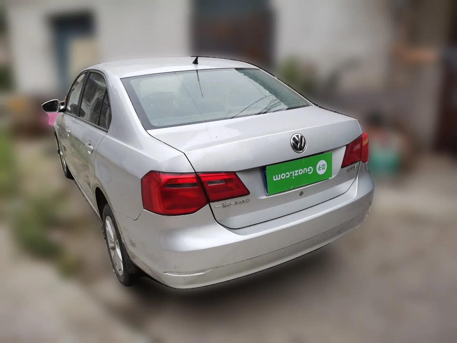 Volkswagen Jetta 2013 1.4L Manual Comfort Model — миниатюра 4