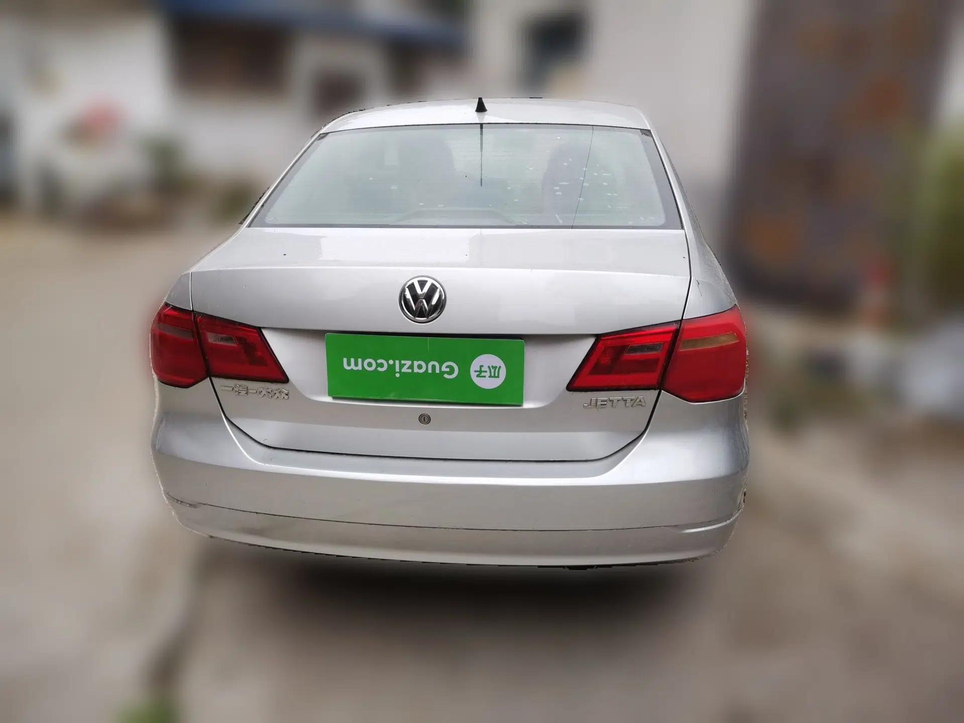 Volkswagen Jetta 2013 1.4L Manual Comfort Model — миниатюра 5