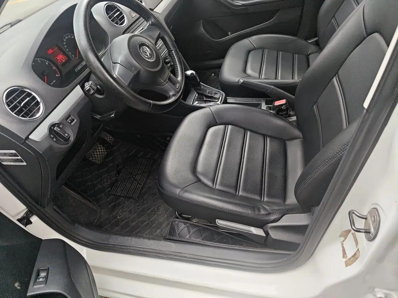 Volkswagen Jetta 2013 1.6L Automatic Comfort Model — миниатюра 16