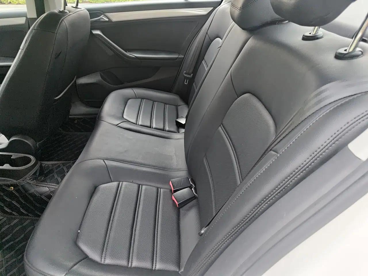 Volkswagen Jetta 2013 1.6L Automatic Comfort Model — миниатюра 18