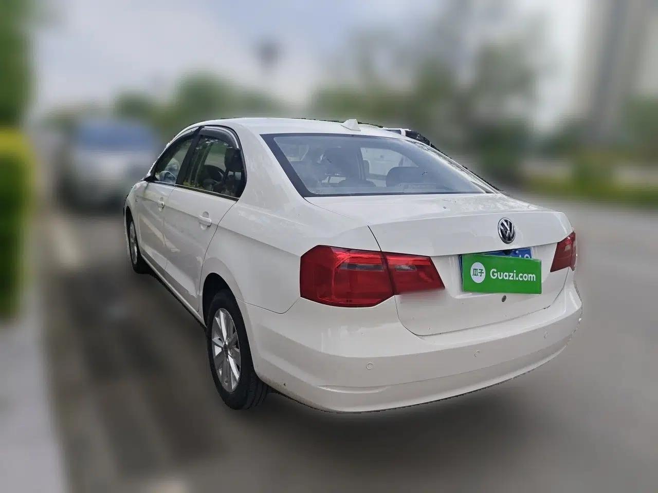 Volkswagen Jetta 2013 1.6L Automatic Comfort Model — миниатюра 4