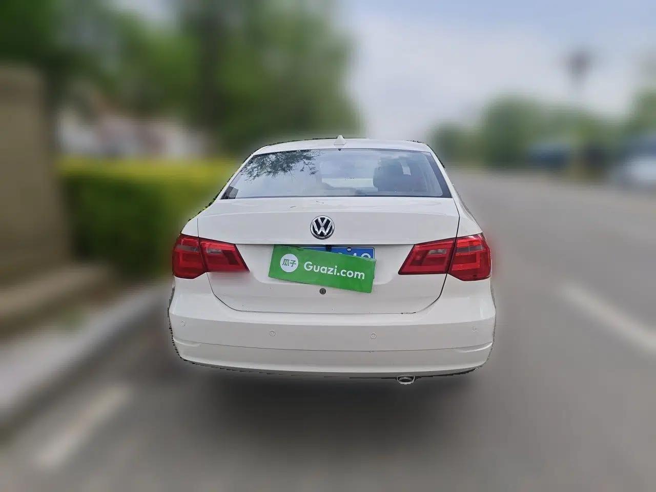 Volkswagen Jetta 2013 1.6L Automatic Comfort Model — миниатюра 5