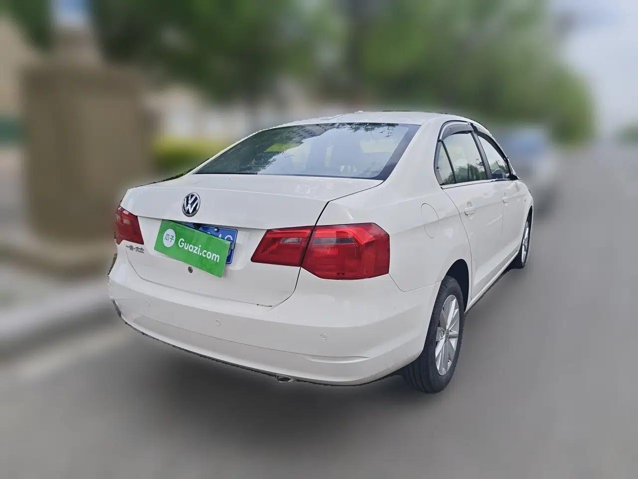 Volkswagen Jetta 2013 1.6L Automatic Comfort Model — миниатюра 6