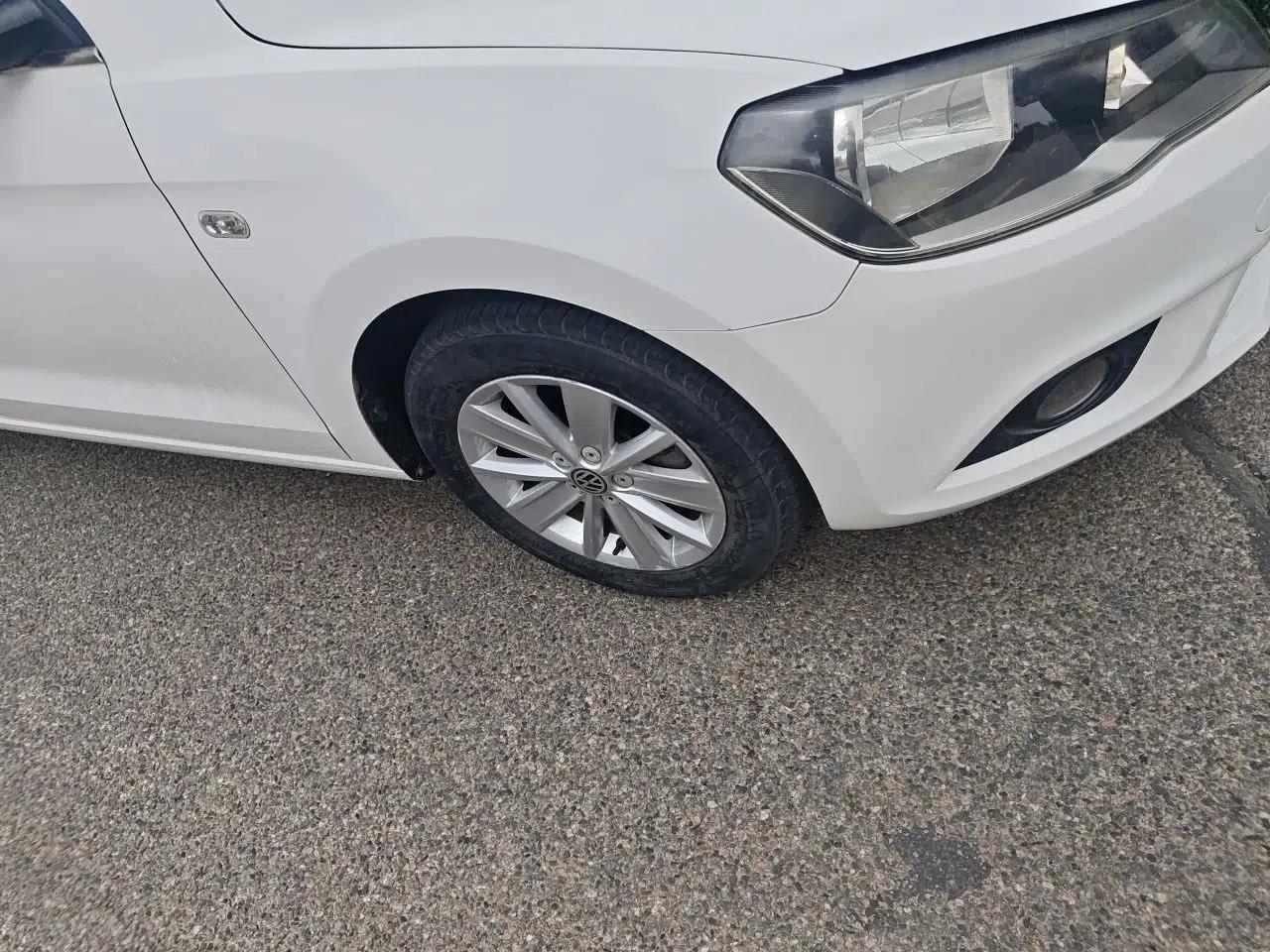 Volkswagen Jetta 2013 1.6L Automatic Comfort Model — миниатюра 8