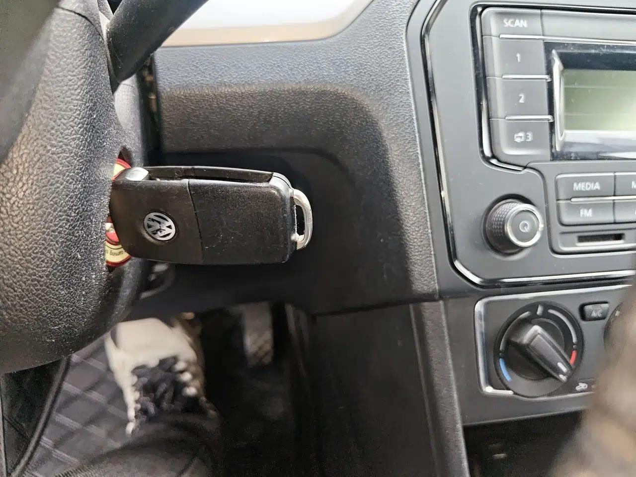 Volkswagen Jetta 2013 1.6L Automatic Comfort Model — миниатюра 9