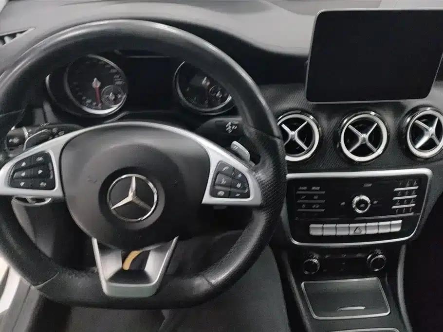 2019 Mercedes-Benz GLA 200 Fashion Edition — миниатюра 12