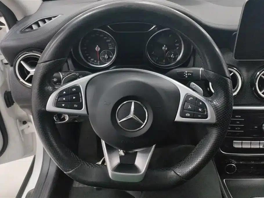 2019 Mercedes-Benz GLA 200 Fashion Edition — миниатюра 14
