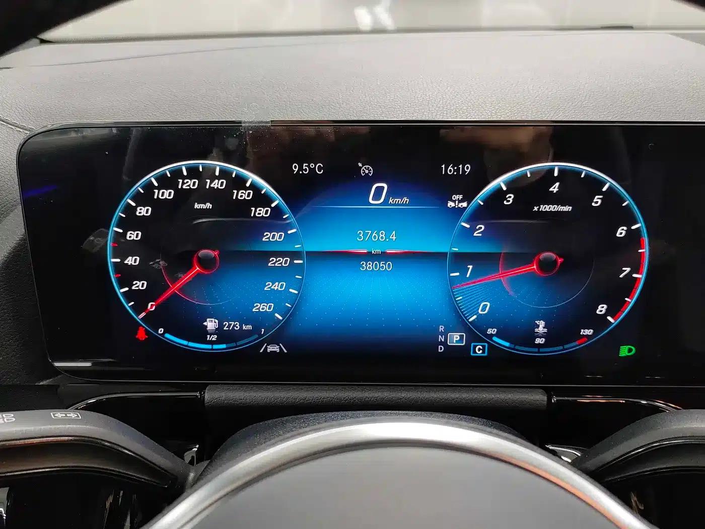 2023 Mercedes-Benz GLA 220 — миниатюра 8
