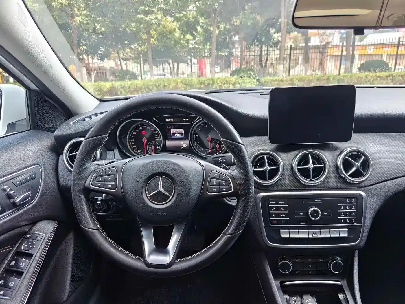 2018 Mercedes-Benz GLA 200 Dynamic — миниатюра 12