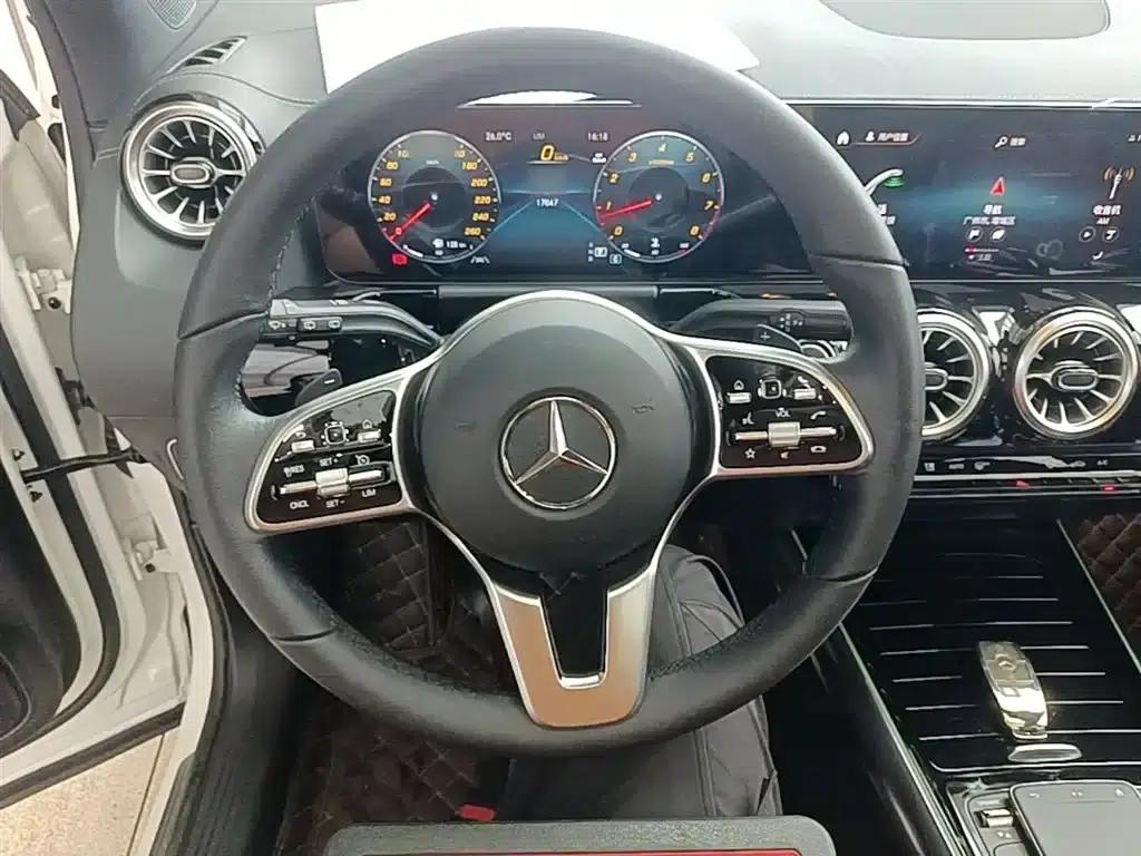2023 Mercedes-Benz GLA 220 — миниатюра 11