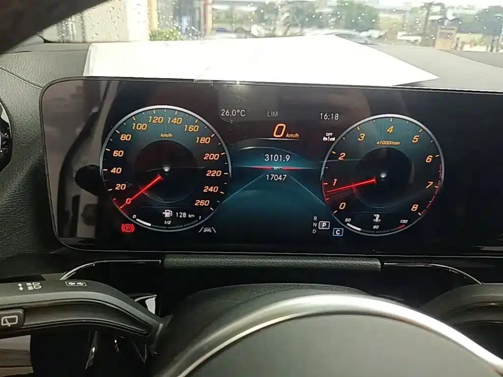 2023 Mercedes-Benz GLA 220 — миниатюра 12