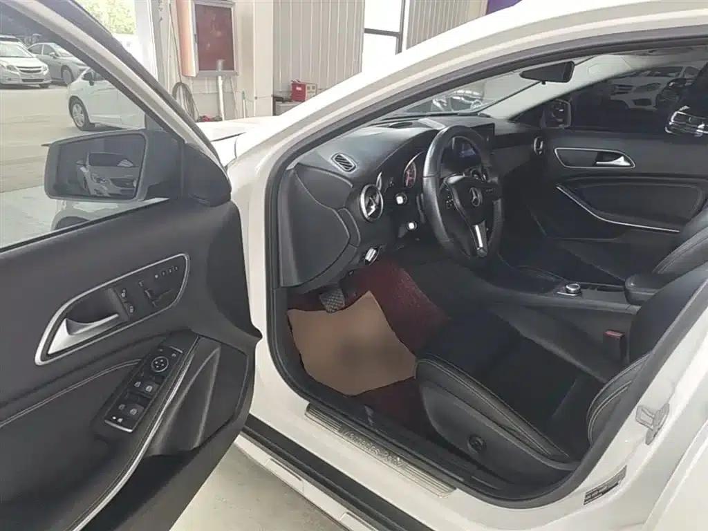 2016 Mercedes-Benz GLA 200 Dynamic — миниатюра 16