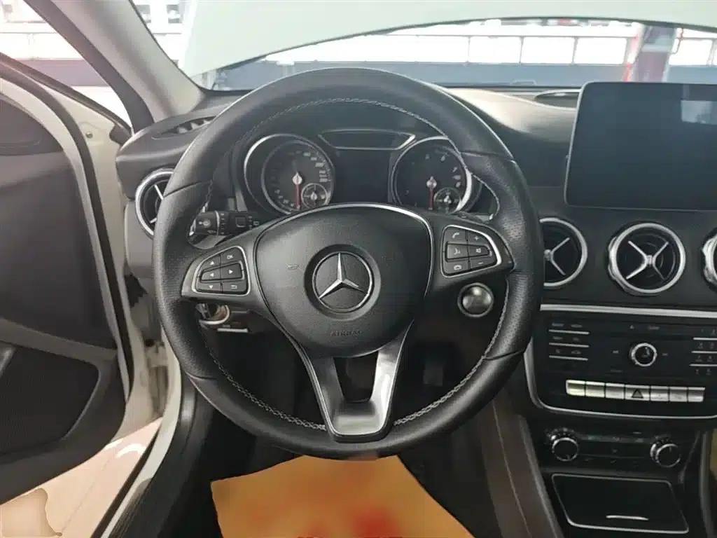 2017 Mercedes-Benz GLA 200 Dynamic — миниатюра 11