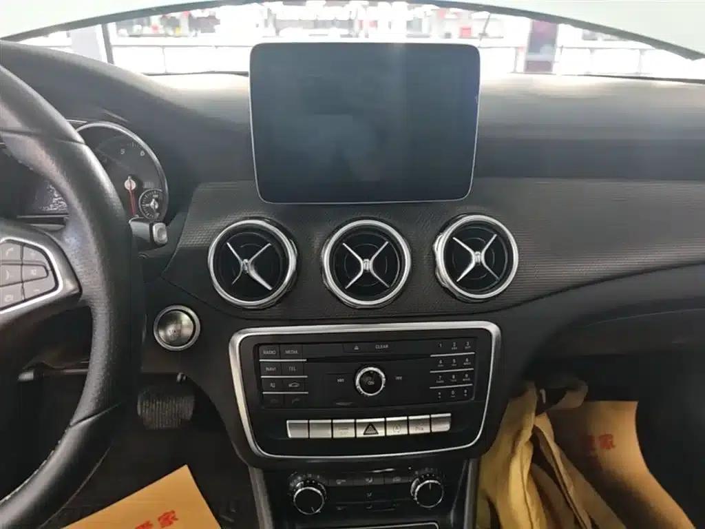 2017 Mercedes-Benz GLA 200 Dynamic — миниатюра 13