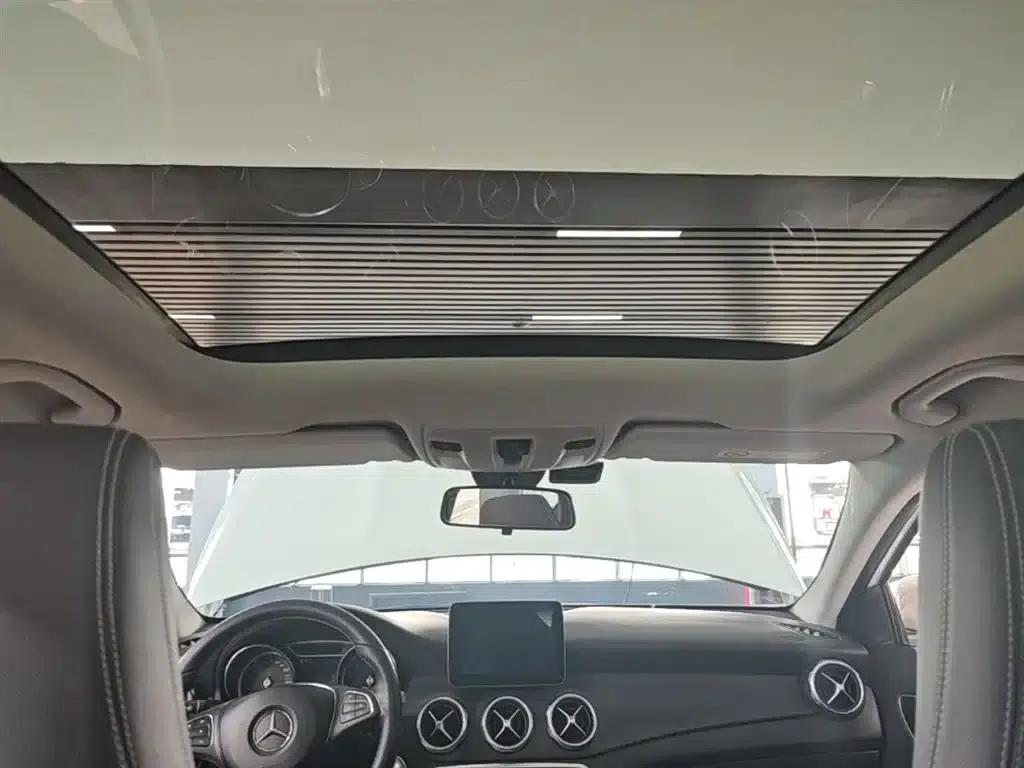 2017 Mercedes-Benz GLA 200 Dynamic — миниатюра 18