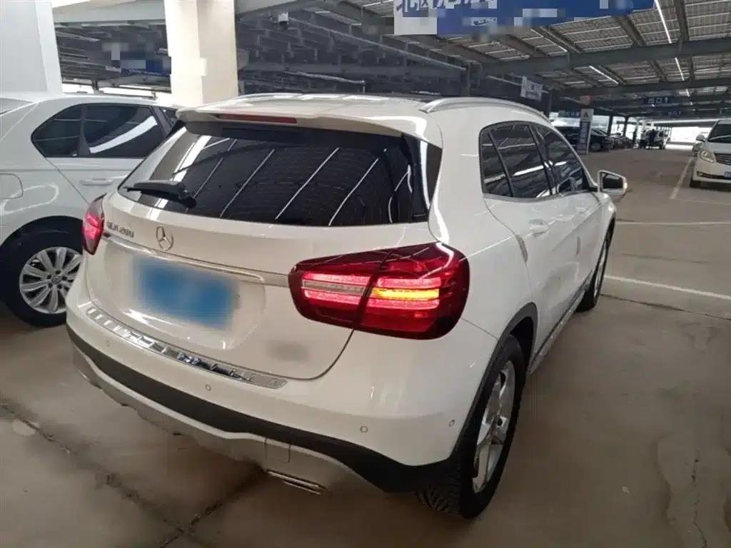 2019 Mercedes-Benz GLA 200 Dynamic — миниатюра 7