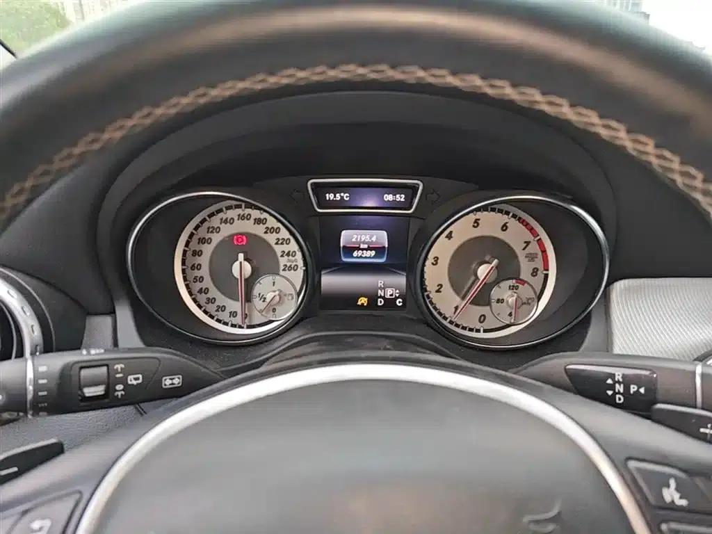 2016 Mercedes-Benz GLA 200 Dynamic — миниатюра 12