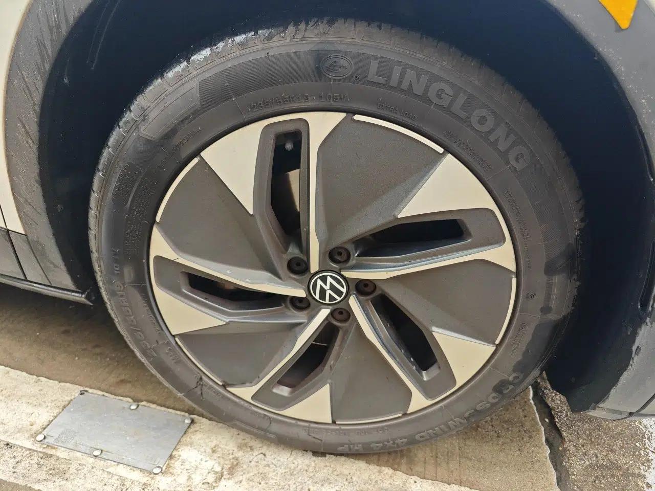 Volkswagen ID.4 CROZZ 2022 Pure Edition Limited Edition — миниатюра 8