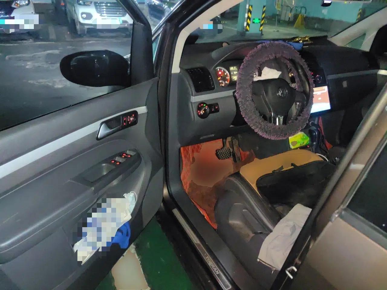 Volkswagen Touran 2013 1.4T DSG Comfort Edition 5-Seater — миниатюра 17