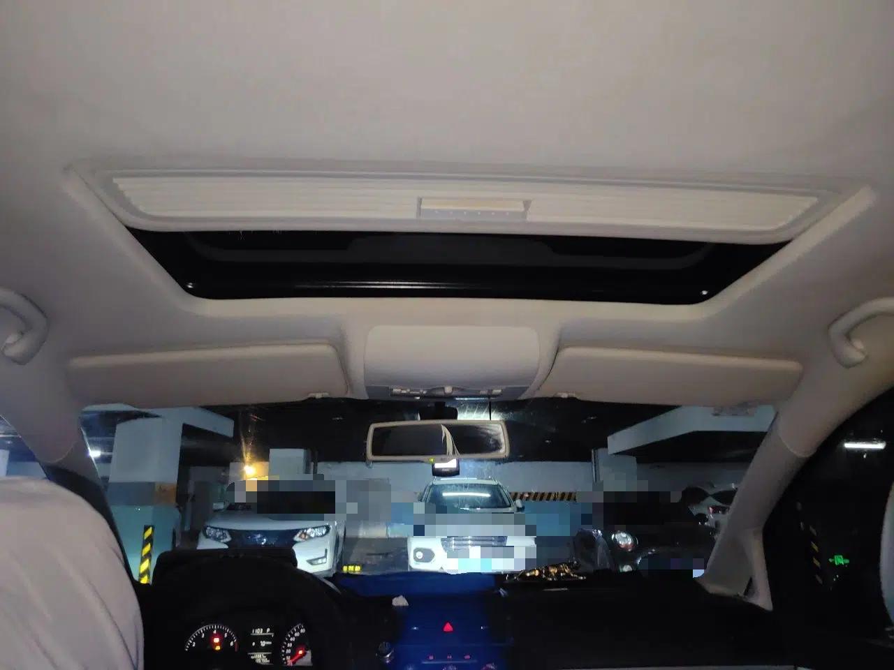 Volkswagen Touran 2013 1.4T DSG Comfort Edition 5-Seater — миниатюра 19