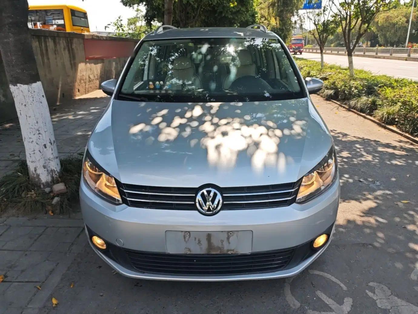 Volkswagen Touran 2015 1.4T Manual Fashion Edition 5-Seater — миниатюра 2