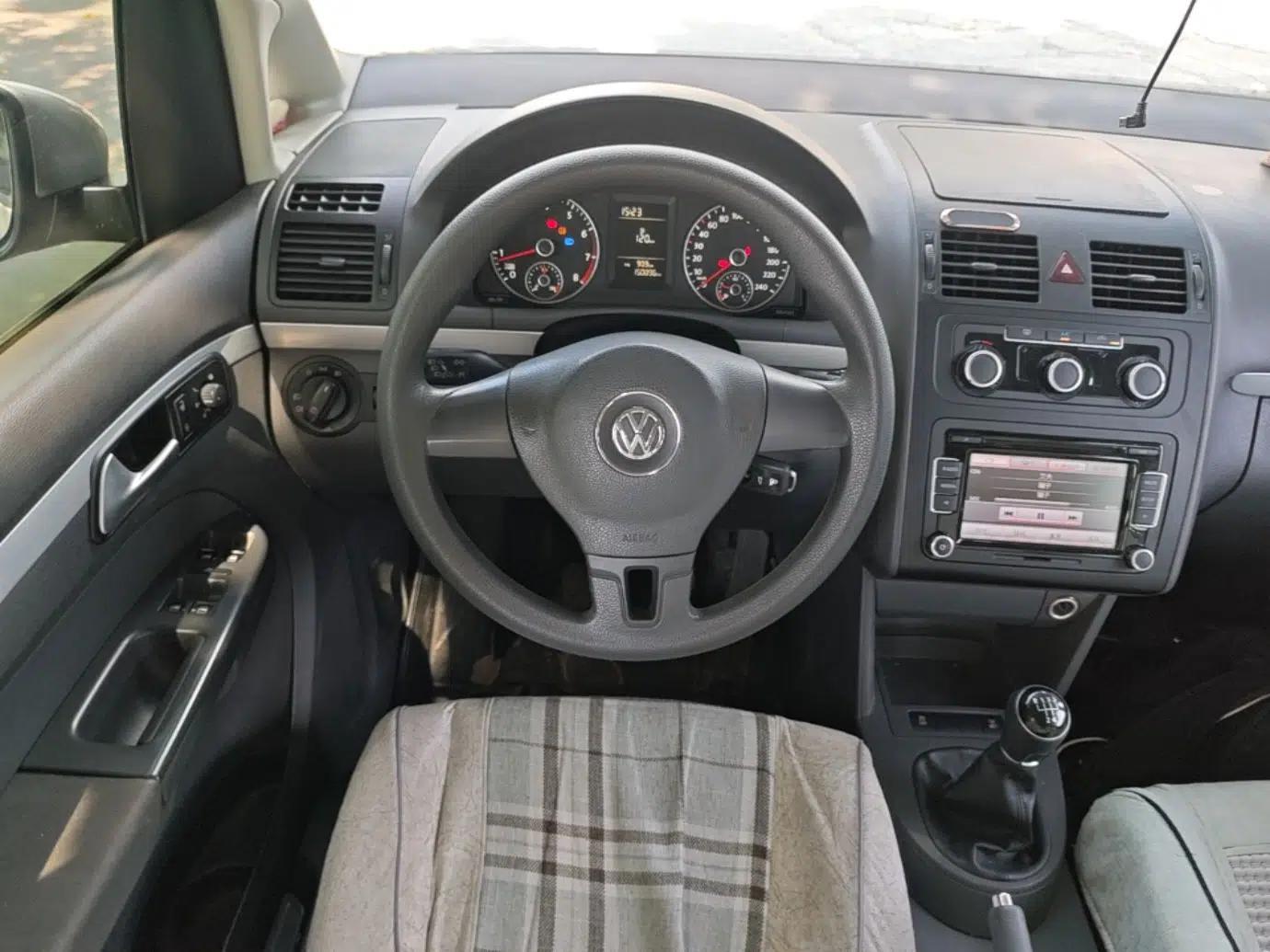 Volkswagen Touran 2015 1.4T Manual Fashion Edition 5-Seater — миниатюра 13